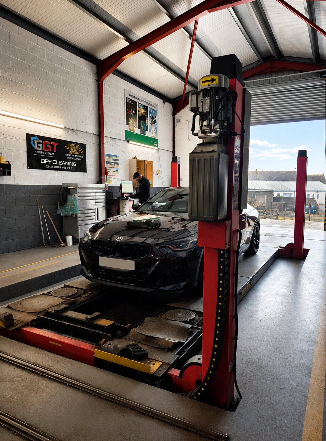 Modurol Dyfi Ltd &mdash; Gwalia Garage Tywyn exterior on a sunny day